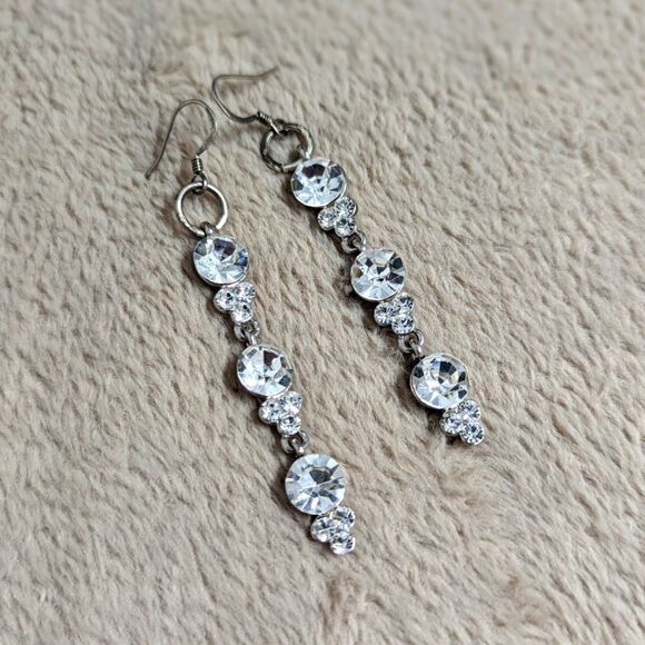 Vintage Sparkly Clear Large Rhinestone Drop Pierced Earrings - Picture 3 of 8